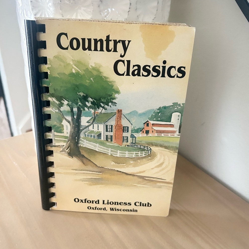 Vintage 1978 Country Classics Spiral Cookbook Oxford Lioness Club